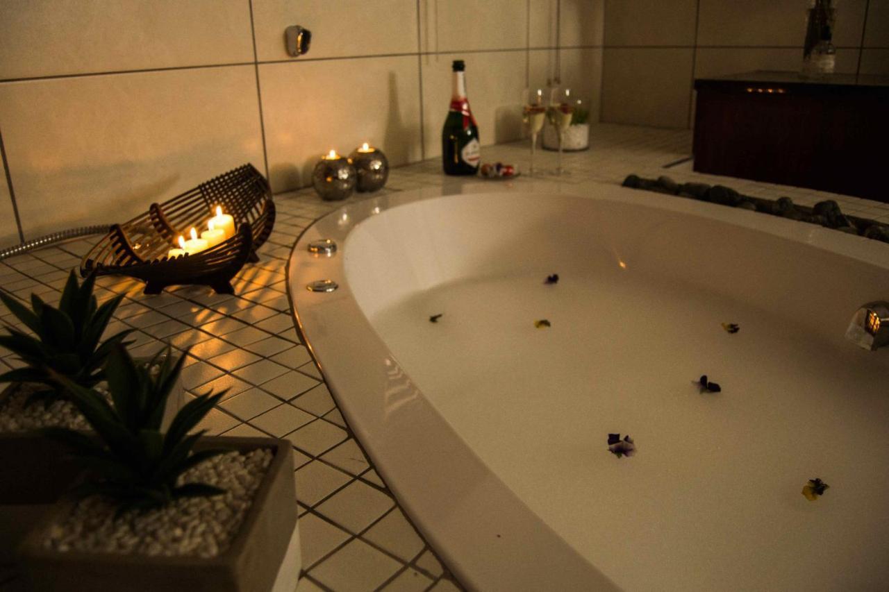 Aps Guesthouse 빈트후크 외부 사진